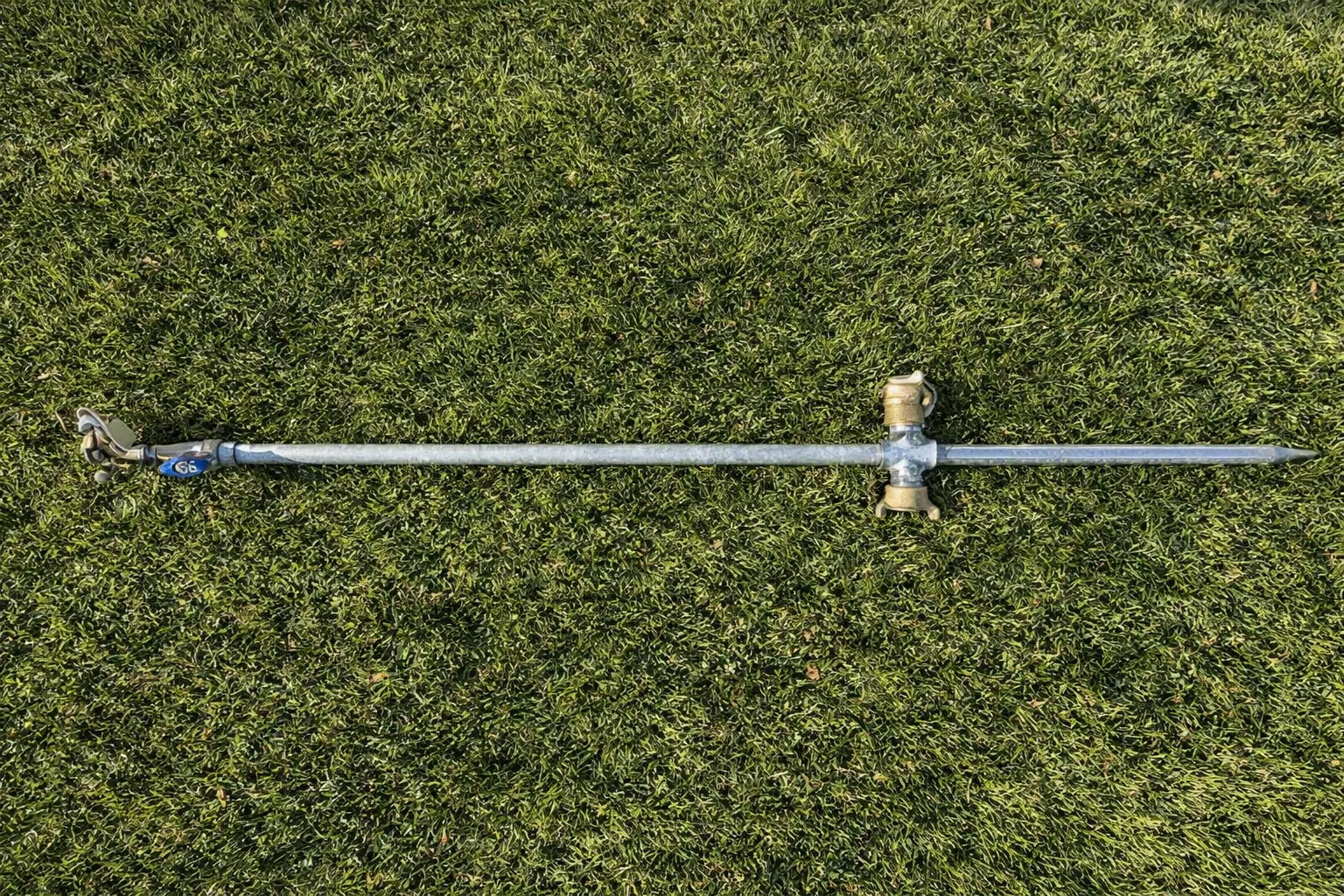 Skogsbrandsprinkler med massiv underdel