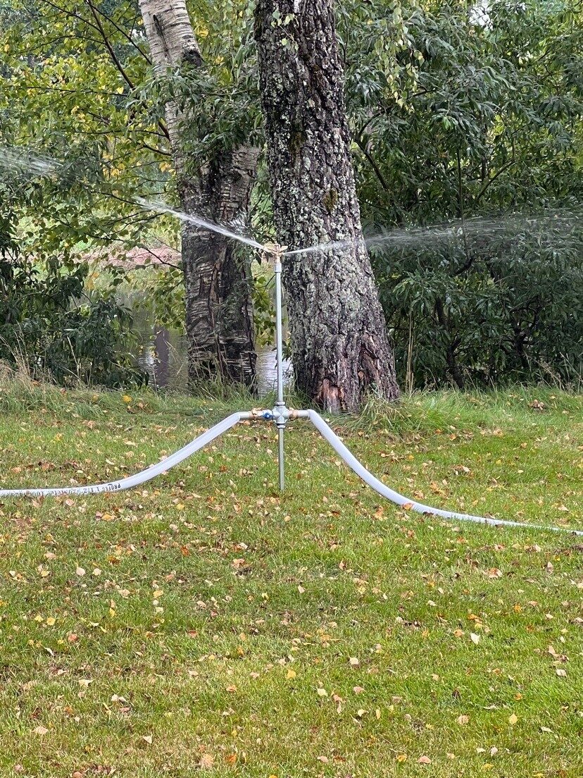 Skogsbrandsprinkler med massiv underdel för släckning och bevattning
