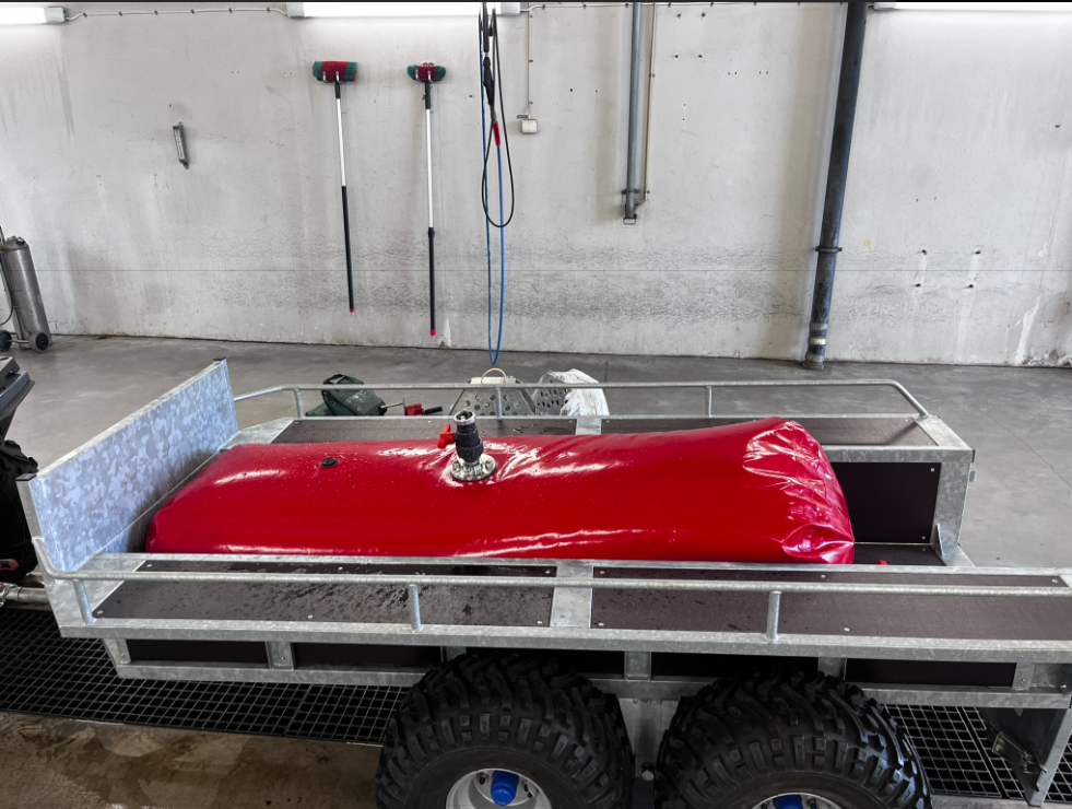 Mobil vattentank för ATV-kärra